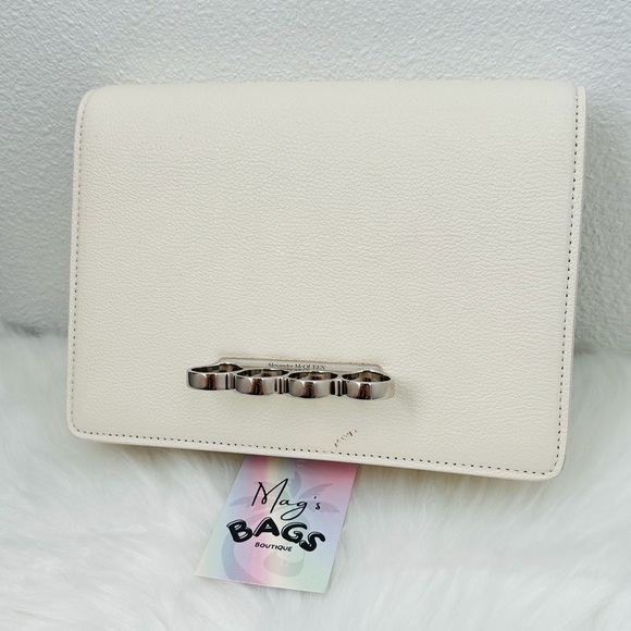 Alexander McQueen: Four-Ring Clutch Crossbody Bag - Picture 3 of 16